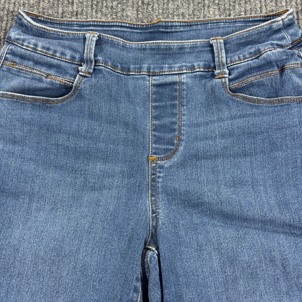 Time and Tru Capri Jeans Women Size‎ S 4-6 Blue Denim Pull On Stretch